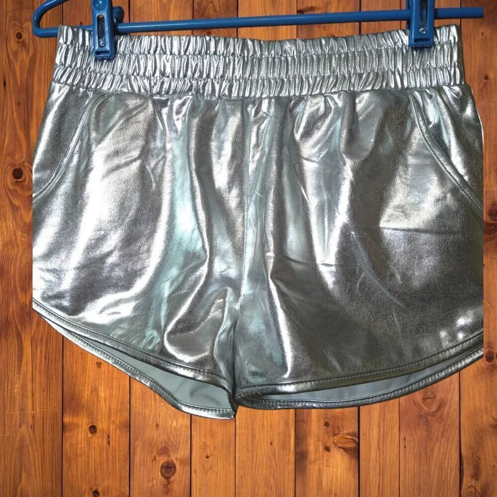Pumpkino Size Medium Yoga Hot Silver Shiny Pockets Stretch Pull On Short New